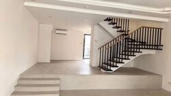Golden Hill Estate (D19), Terrace #614093721